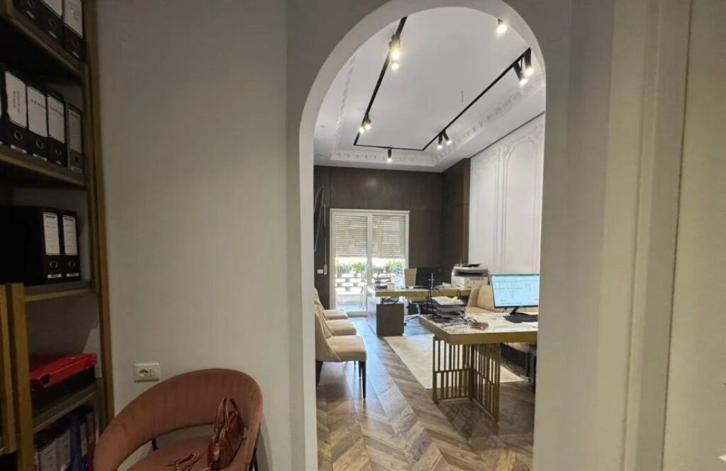 Affitto | Ambjent Biznesi | Rruga e Kavajës | 650 €/mese