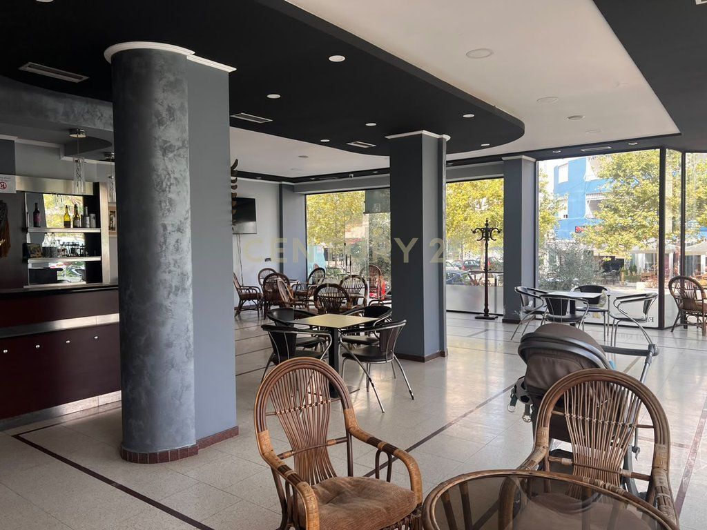 BAR-CAFFÈ IN AFFITTO SULLA SPIAGGIA ILIRIA, DURRËS 2,000 € /Mese
