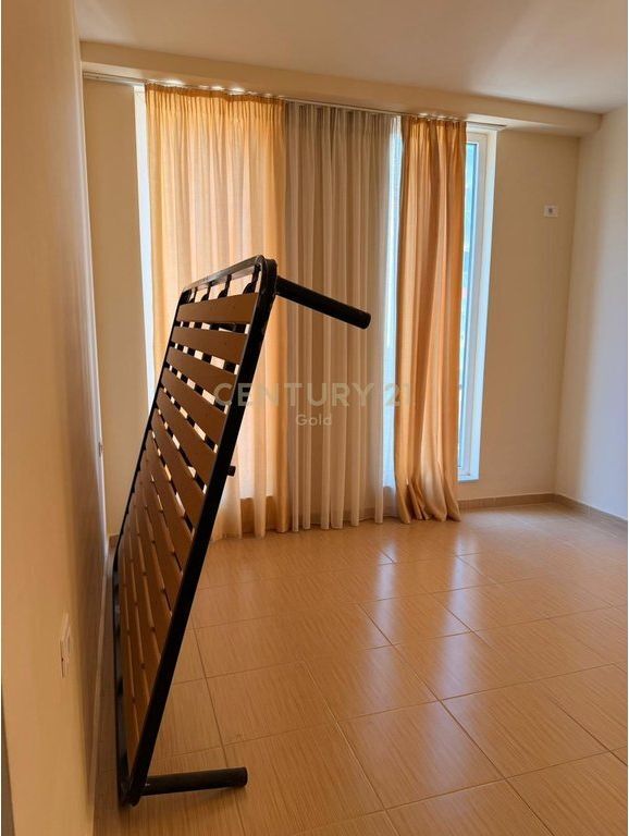 2+1+2 Apartment with Balcony for Rent at the New Boulevard, Tirana - 50,000 Lekë | 120 m²