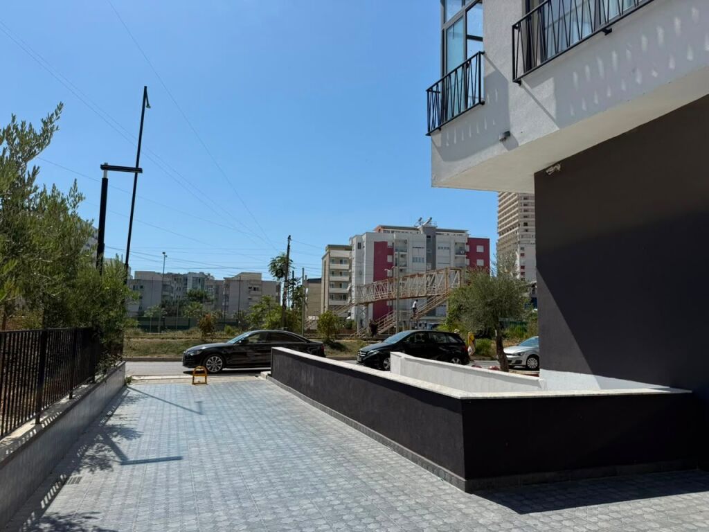 Shitet apartament 1+1 ne Shkembin e Kavajes