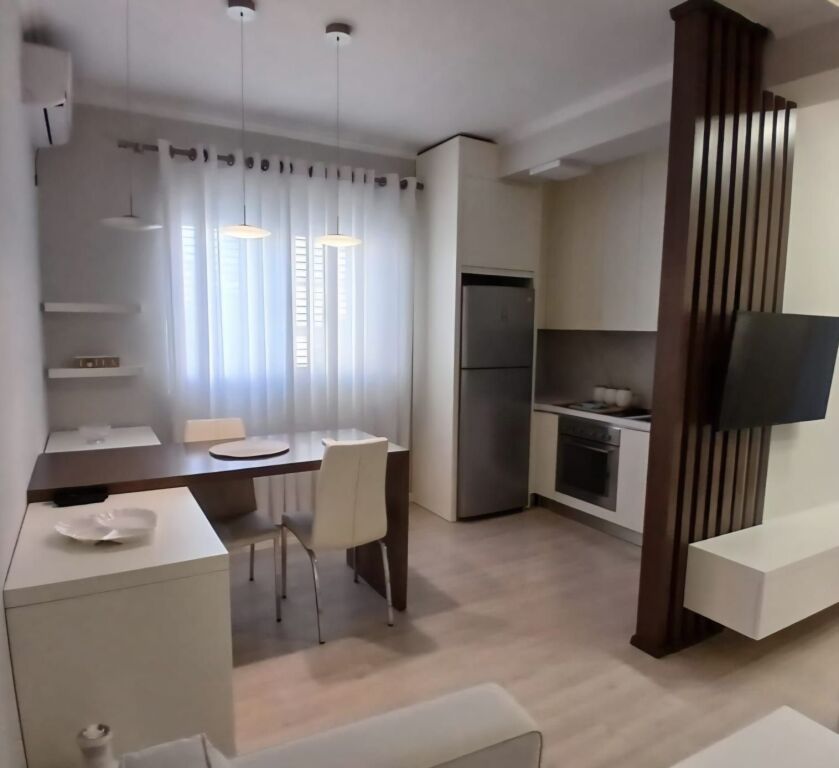 Kodra e Diellit/Eleonora, a 2+1 apartment is available for rent.