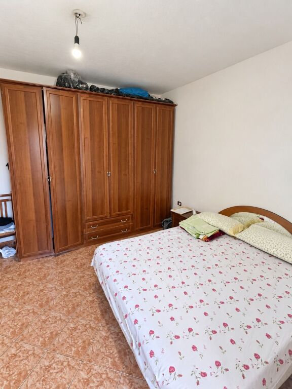 Shitet apartament 2+1 tek Rruga Jordan Misja , Rruga Don Bosko , Bulevardi i Ri .
