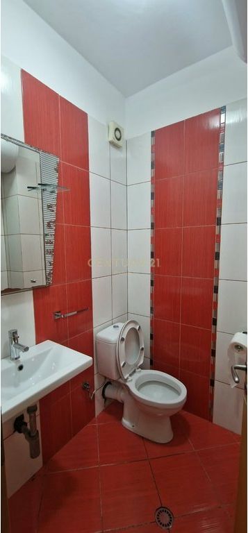 Jepet me qira apartament 2+1+2 tualete prane Ozone Electronic ne Astir!