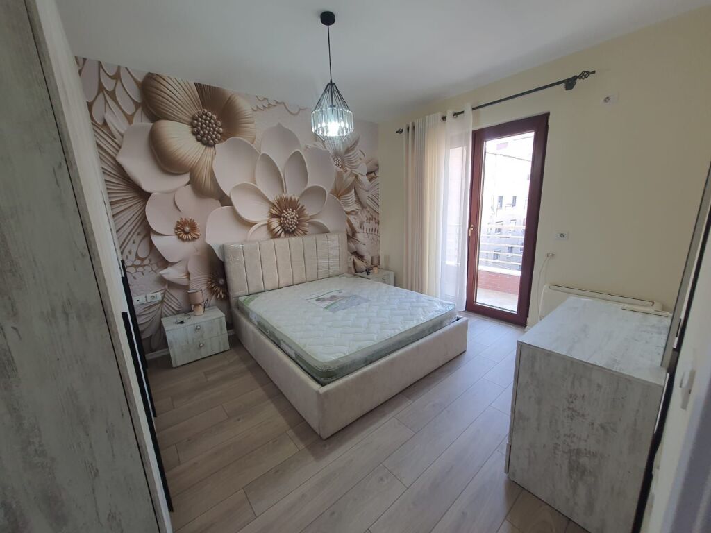 AFFITTASI APPARTAMENTO CON 2 CAMERE DA LETTO E BALCONE | MYSLYM SHYRI, VIA ISLAM ALLA