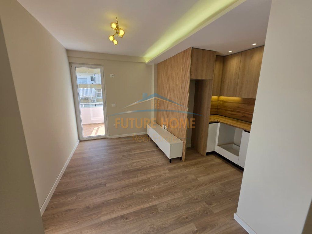 Shitje,Apartament 1+1, Komuna Parisit !