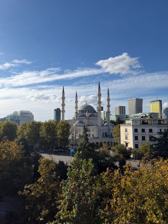 Appartamento 2+1 di fronte al centro città in via Elbasan, Centro