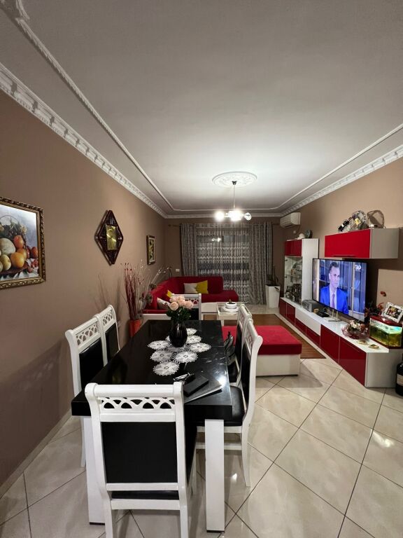 Apartament 2+1 me shitje Yzberisht,te KMY