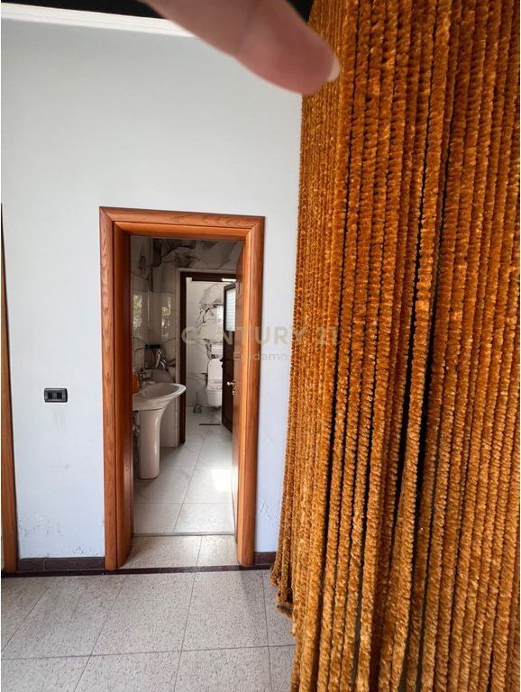 BAR-CAFFÈ IN AFFITTO SULLA SPIAGGIA ILIRIA, DURRËS 2,000 € /Mese , 200,000 Lekë /Mese