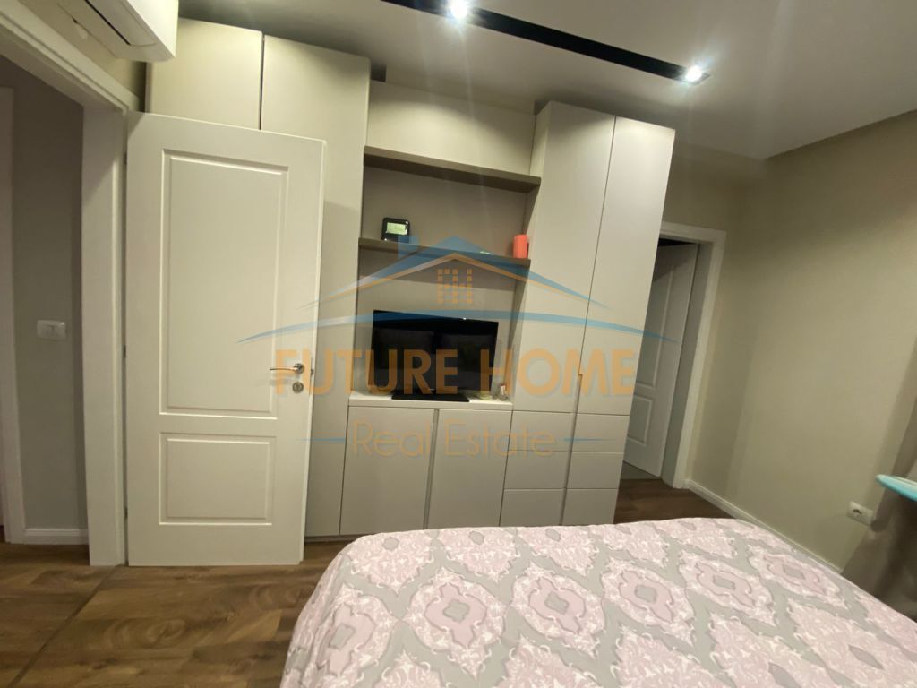 Qera, Apartament 3+1+2+Post Parkimi, Rruga Bardhok Biba, Qendër.
