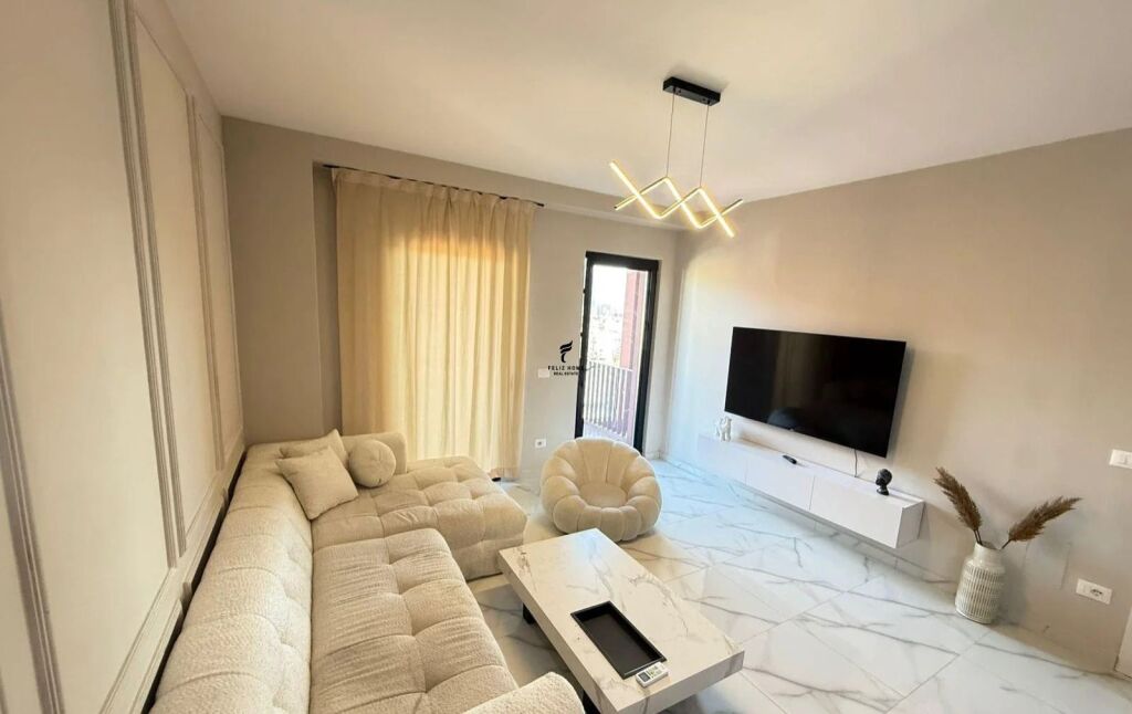 APPARTAMENTO IN AFFITTO 3+1+2 VIA KAVAJES 2.000 EURO FH-99191