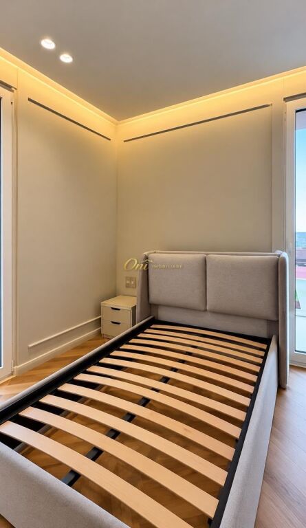 PARKU OLIMPIK APARTAMENT PER SHITJE 3+1