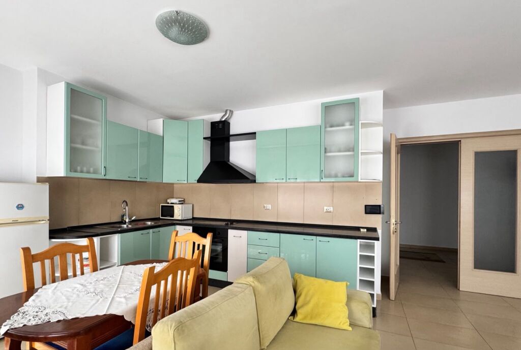 Affitto | Apartament 2 + 1 | Rruga e Bogdanëve | 700 €/mese