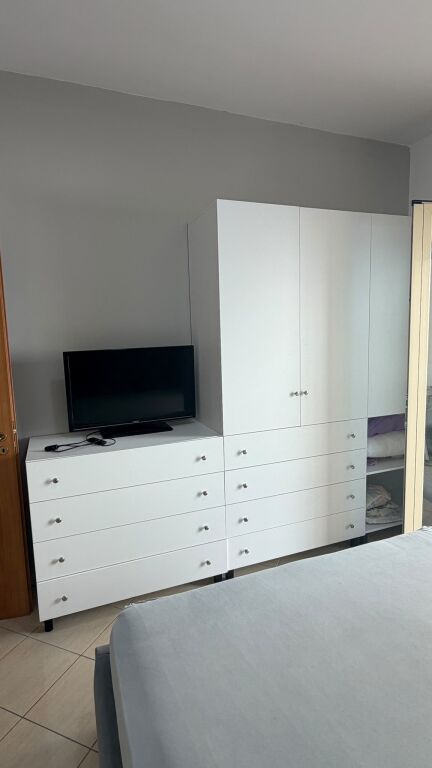 🏡 APARTAMENT 1+1 ME QIRA – VLORË-BIG SCOOP