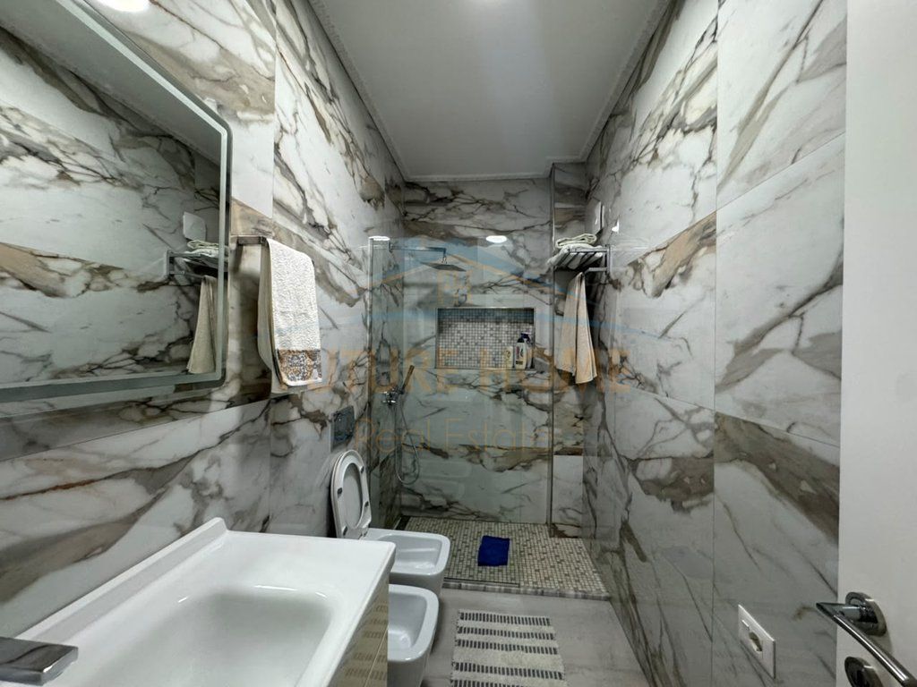 For rent, 2+1 apartment, Zogu I Boulevard, Tirana.