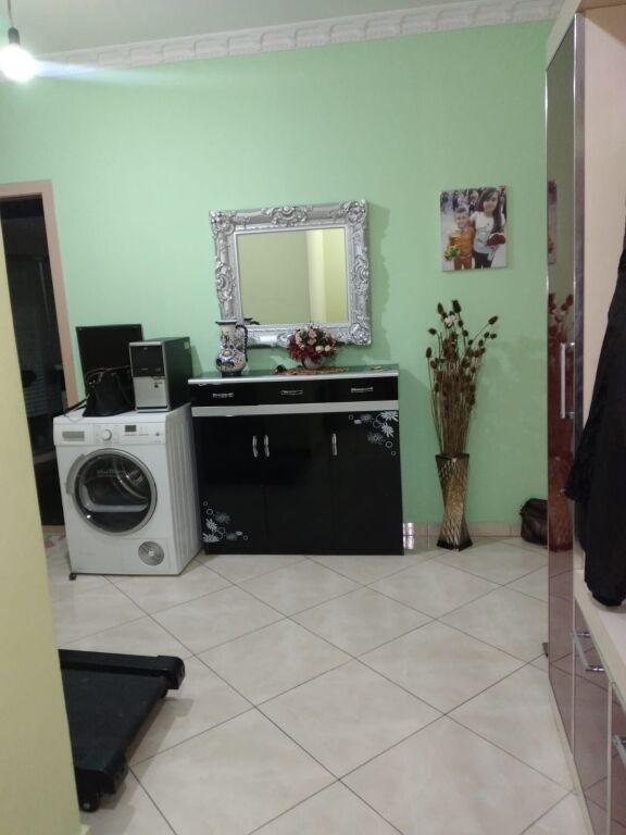 Apartament 2+1 me shitje Yzberisht,te KMY