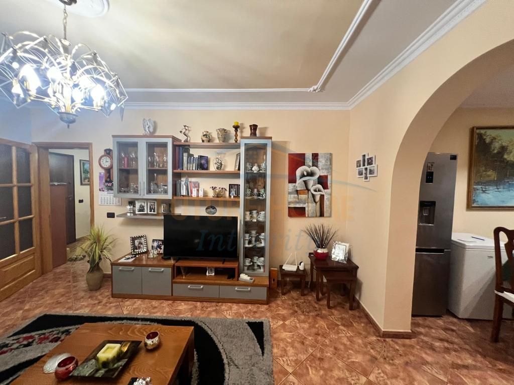 For sale, 2+1+2 apartment, Former Bus Park, Tirana.