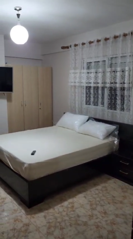 Apartament 2+1 me Qira Zogu i Zi Tirane
