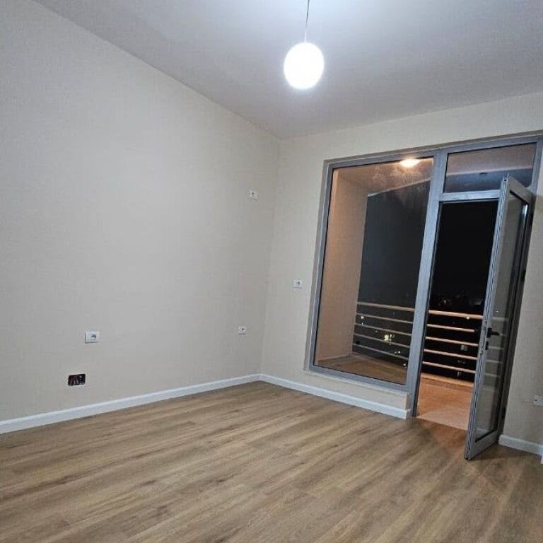 🏡 VENDESI APPARTAMENTO 1+1 – VIA KAVAJËS, TIRANA