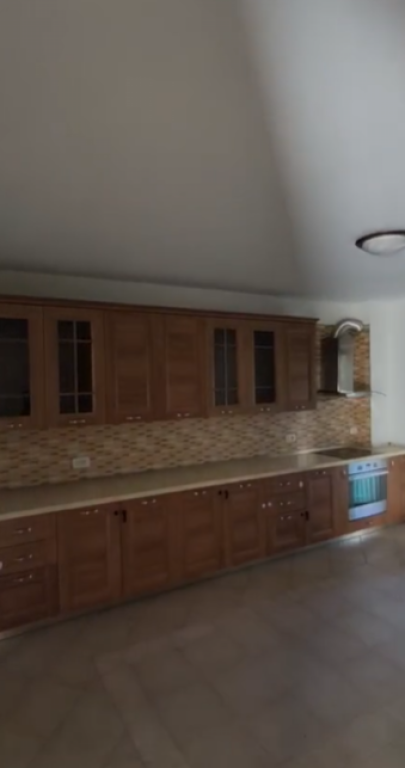 🏡 JEPET ME QIRA VILË 3-KATËSHE | GARDEN HILLS RESIDENCE – TEG