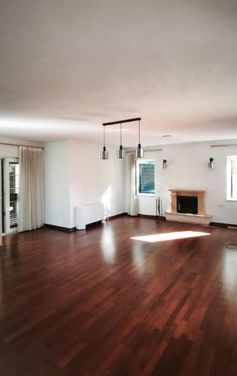 📌  JEPET ME QIRA VILË LUKSOZE 3-KATËSHE | GARDEN HILLS RESIDENCE – TEG