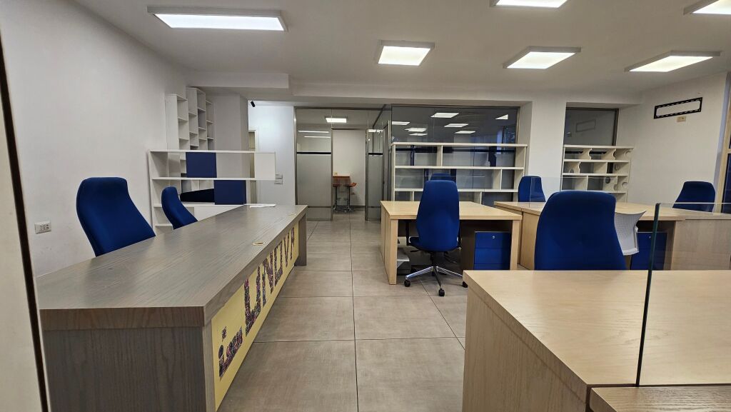 Zyre me qera | 115m² | Komuna e Parisit |