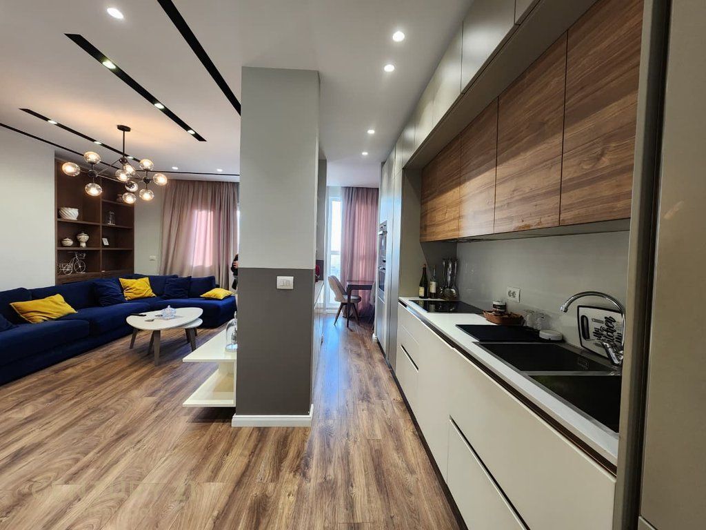APARTAMENT 3+1+2 ME QIRA TEK RRUGA E BARRIKADAVE !