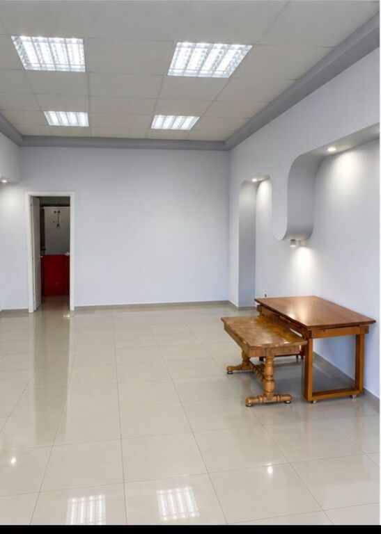 Business premises for rent near the fruit and vegetable market, Durrës!