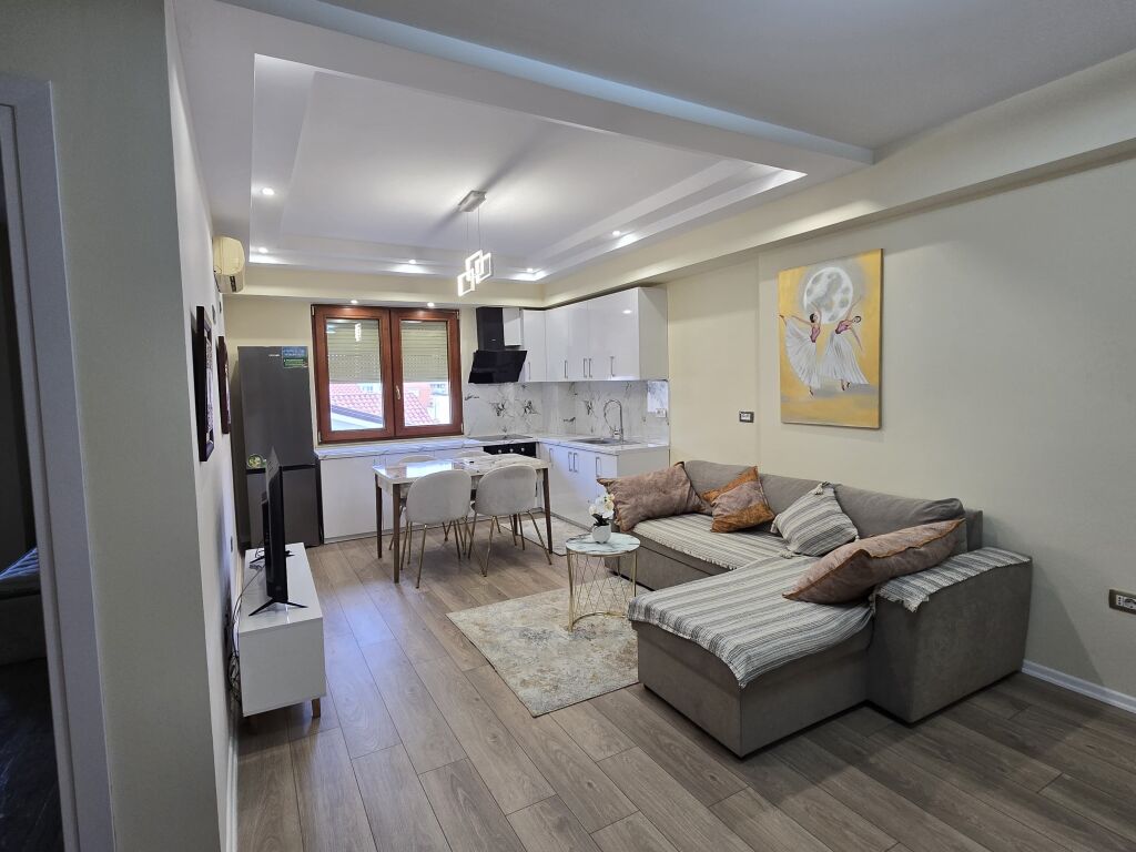 AFFITTASI APPARTAMENTO CON 2 CAMERE DA LETTO E BALCONE | MYSLYM SHYRI, VIA ISLAM ALLA