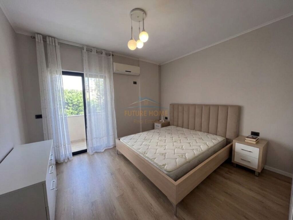 Qera, Apartament 1+1, prane Square 21, Tirane.