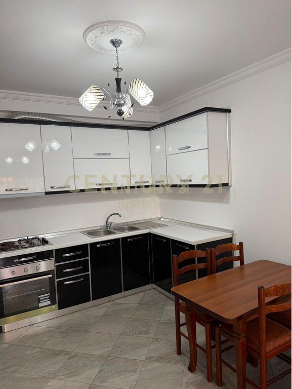 Apartament 1+1 me Qira në Vijën e Parë me Detin ne Plazh, Durres !