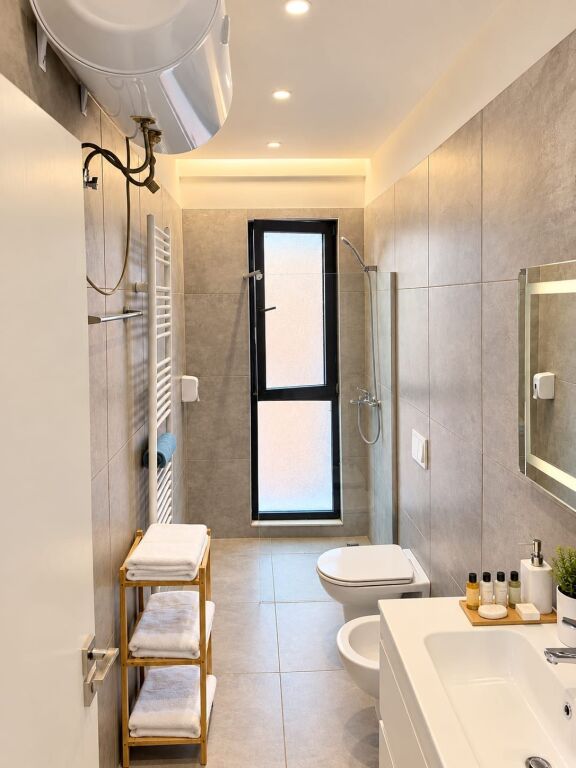 # FOR RENT: 1+1 📍Arlis Complex – Pharmacy 10 (By the Ring Road) || 70,000 ALL/Month – 8th Floor – New Building, Built in 2020 | Quick Access to Tirana’s Main Areas
