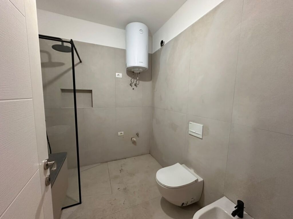 In vendita, Appartamento 1+1, Nuovo Boulevard, Tirana . Empire75680