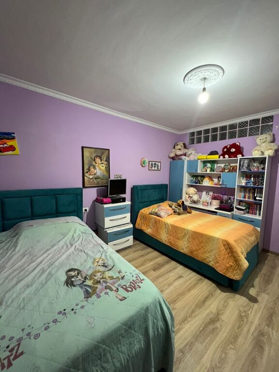 Apartament 2+1 me shitje Yzberisht,te KMY