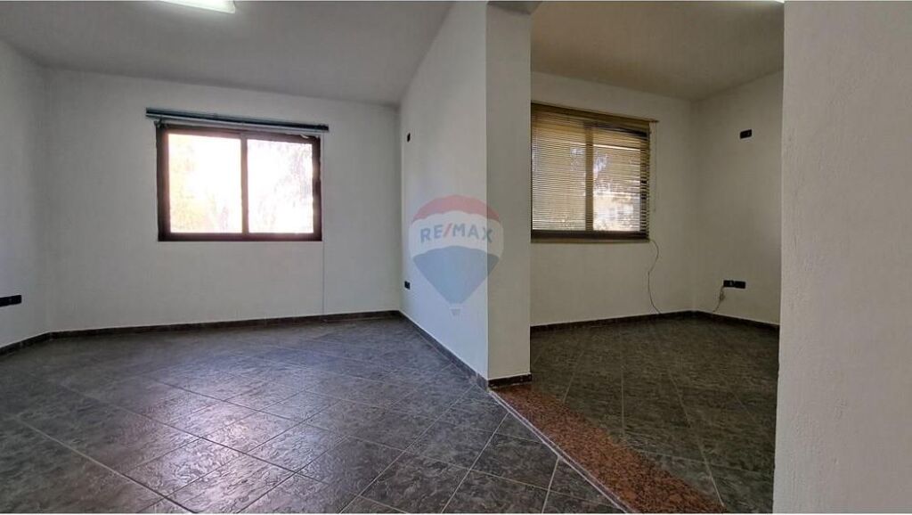 🏢 UFFICIO PREMIUM IN AFFITTO – BLV. ISMAIL QEMALI, VLORË!