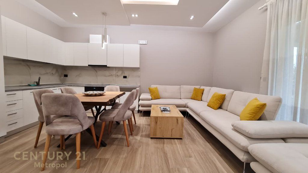 APPARTAMENTO 2+1+2 IN AFFITTO CON posto auto- TEG!