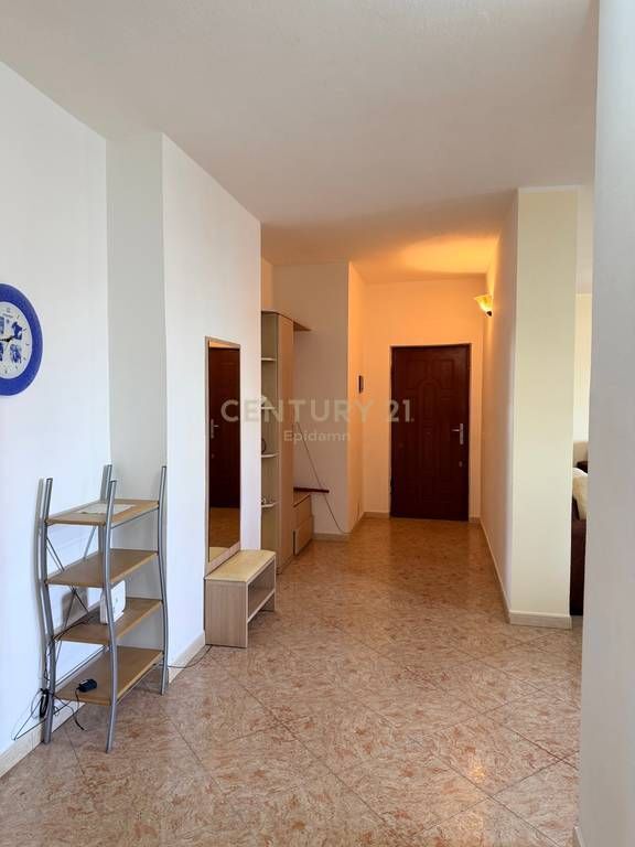 Appartamento 2+1+2 in Affitto al Mercato di frutta e verdura, Durrës