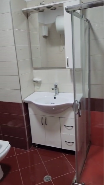 Apartament 2+1 me Qira Zogu i Zi Tirane