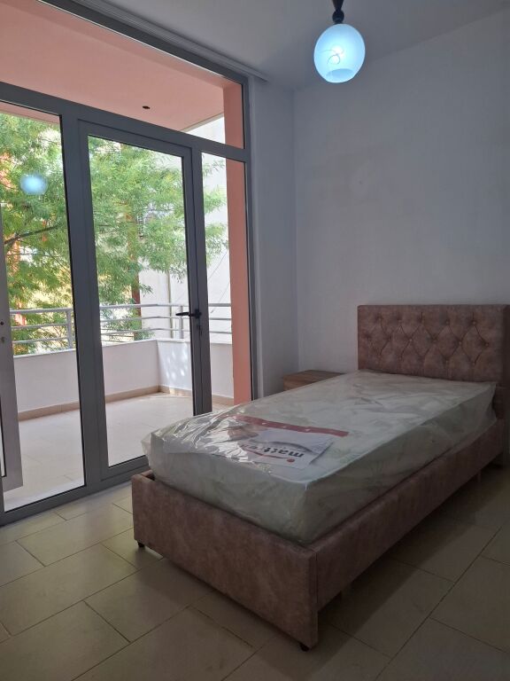 Apartament 2+1 per Qera 450Lek/muaj - Melisa, prane Restorant Freskut