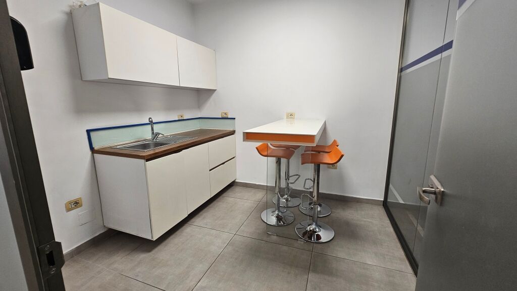 Zyre me qera | 115m² | Komuna e Parisit |