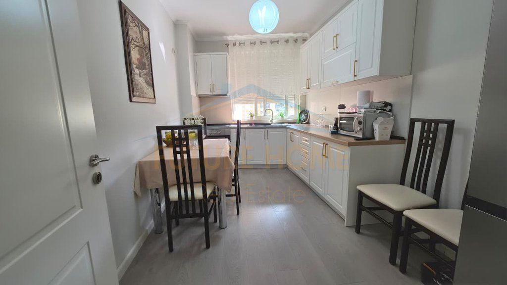 Shitet, Apartament 1+1, Pallatet Cabej