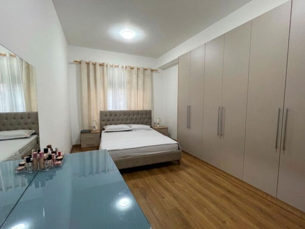 Shitet, Apartament 1+1, Ali Demi, Tiranë