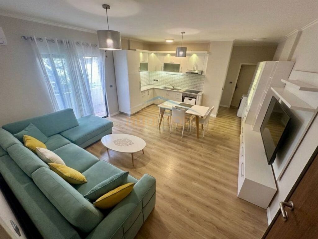Qera, Apartament 1+1, prane Square 21, Tirane.