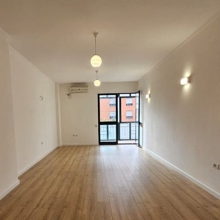 🏡 VENDESI APPARTAMENTO 1+1 – VIA KAVAJËS, TIRANA