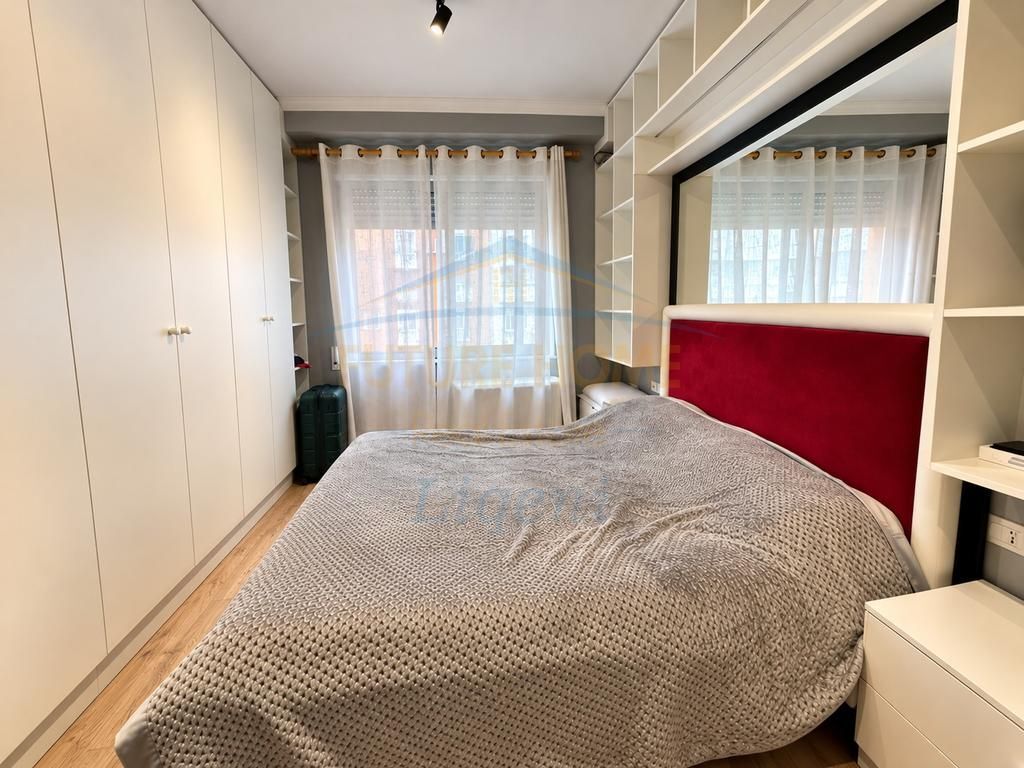 Rent, 1+1+2 Apartment, Parking Spaces, Dry Lake, Tirana