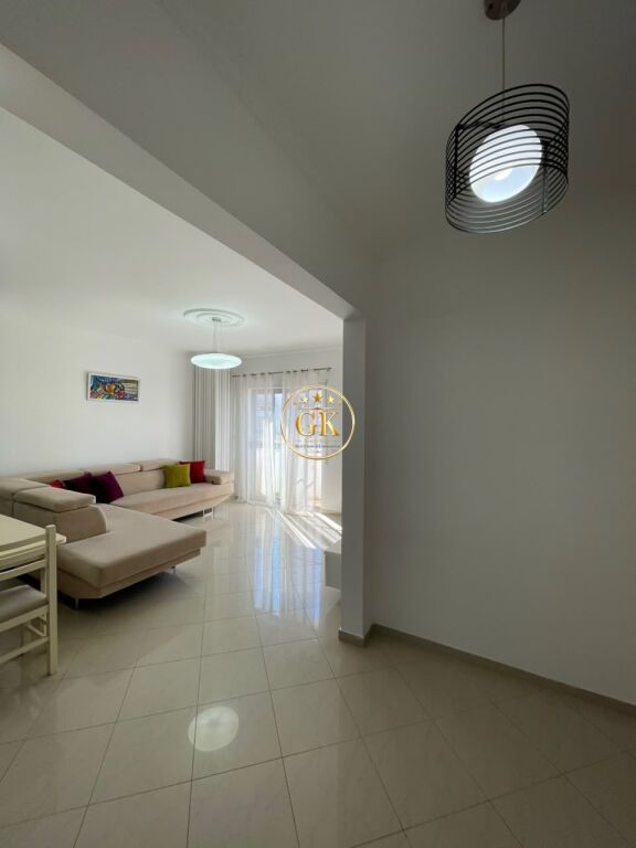 APPARTAMENTO IN AFFITTO 2+1+2 – CENTRO, VICINO A BLU STAR, DURRËS