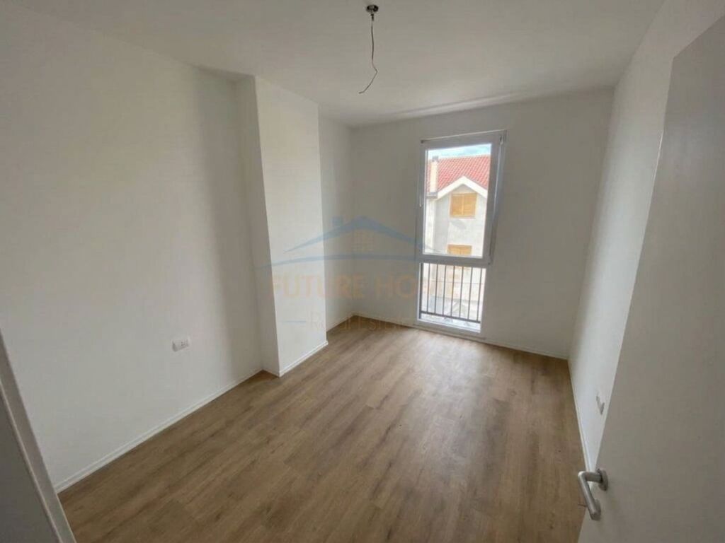 Shitet, Apartament 1+1 , Sauk, Tirane .