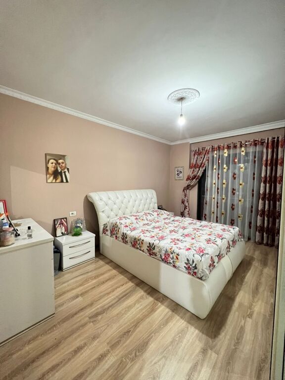 Apartament 2+1 me shitje Yzberisht,te KMY