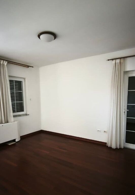 📌  JEPET ME QIRA VILË LUKSOZE 3-KATËSHE | GARDEN HILLS RESIDENCE – TEG