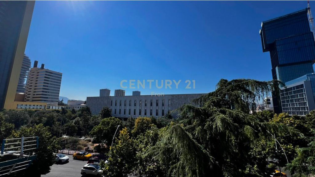 APARTAMENT 2+1+2 NË SHITJE – PIAZZA, QENDRA E TIRANËS