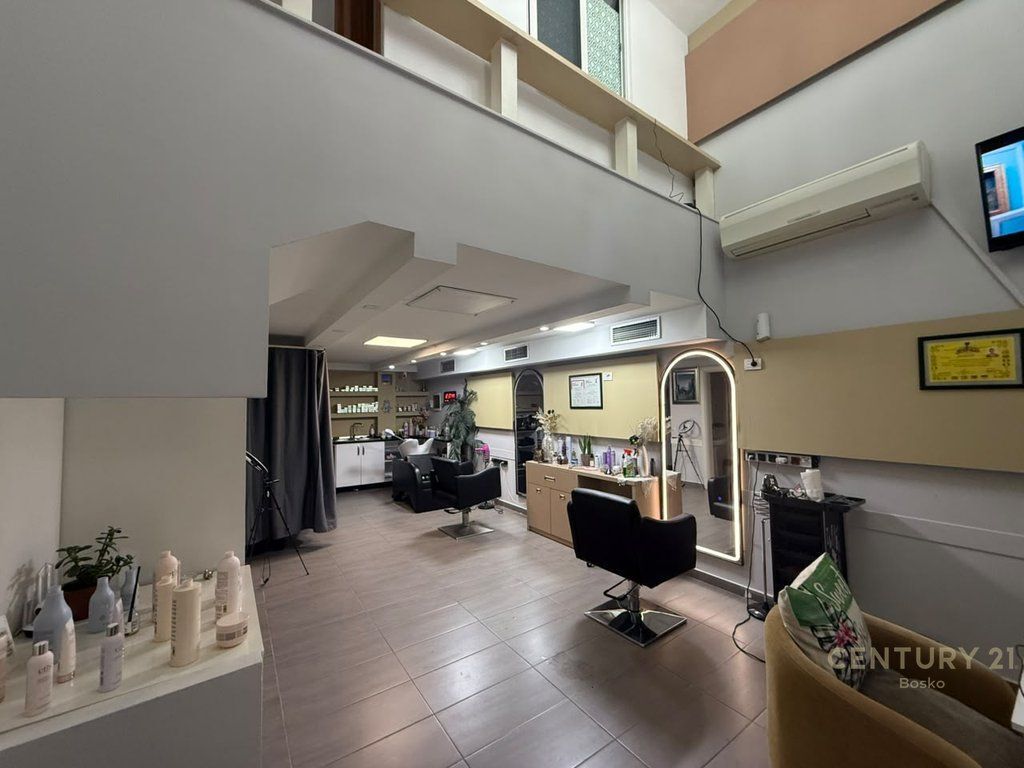 NEGOZIO DUPLEX IN VENDITA - SVOLTA DI KAMZA!!